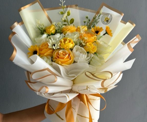 buket mawar kuning
